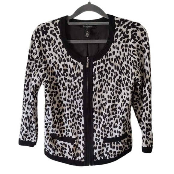 White House Black Market Sweaters - White House Black Market Leopard Zip Sweater Womens XS 3/4 Sleeve Animal Print
